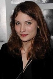 Élise Lhomeau as Léa in Holy Motors