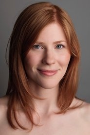 Trin Miller as Leslie Abigail Cash in Captain Fantastic