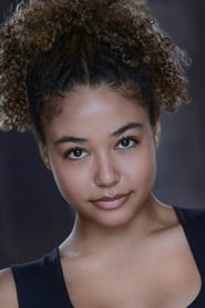 Millie Davis as Summer in Wonder