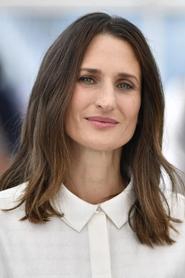 Camille Cottin as Hélène in Killing Eve