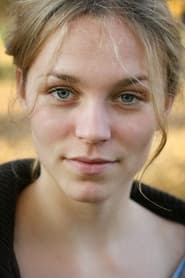 Franziska Wulf as Vera Krömeier in Look Who's Back