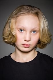 Helena Zengel as Benni in System Crasher