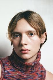 Sasha Frolova as Amanda Quail in The Empty Man