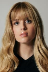 Lulu Wilson as Young Shirley in The Haunting of Hill House