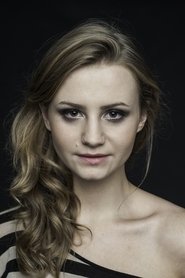 Natalia Łągiewczyk as Bronia in Ida