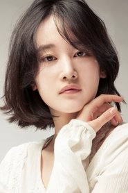 Jeon Jong-seo as Shin Hae-mi in Burning