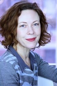 Veanne Cox as Theresa Dallavale in Erin Brockovich