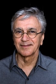 Caetano Veloso as Singer at Party in Talk to Her