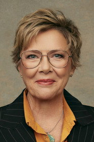 Annette Bening as Dorothea in 20th Century Women