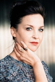 Valerie Koch as Tänzerin in Phoenix