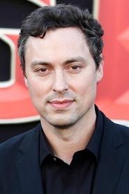 John Francis Daley as Sam Weir in Freaks and Geeks