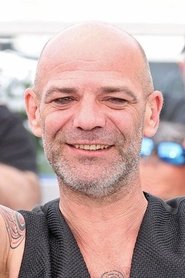 Richard Bellamy as Bigui in Sirāt