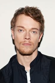Alfie Allen as Finkel in Jojo Rabbit