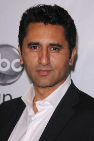 Cliff Curtis as Porourangi in Whale Rider