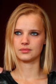 Joanna Kulig as Zuzanna "Zula" Lichoń in Cold War