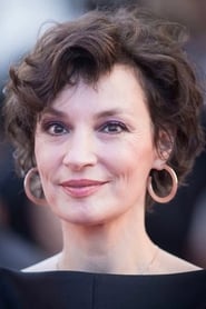 Jeanne Balibar as Juliette in Cold War